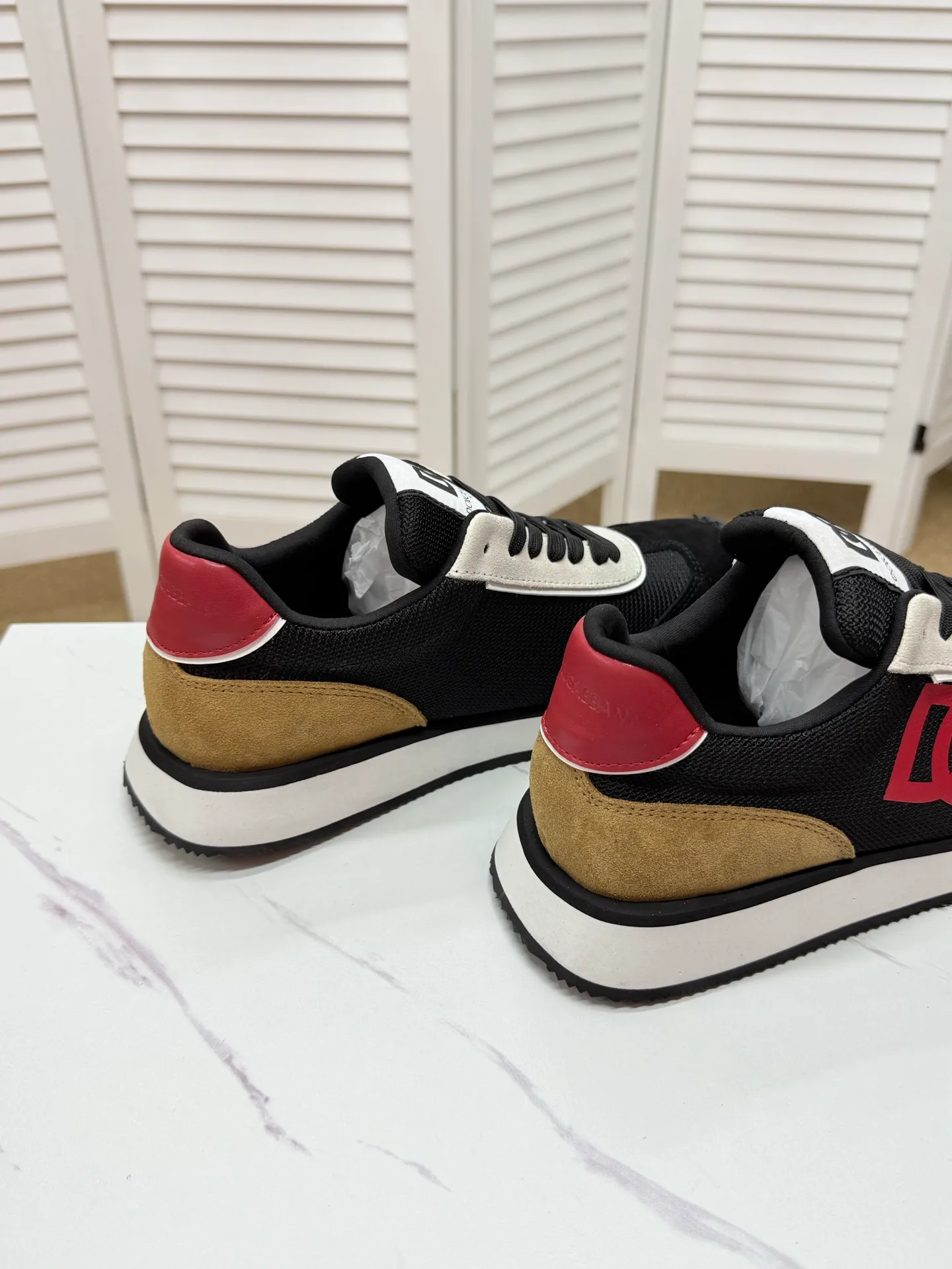Men's clothing and shoes 250. The latest sports and casual shoes for couples (DG) are fashionable and versatile, and can add luster to various looks. Create an exquisite design with unique dynamic vitality and modern atmosphere, showing modern elegance. Size: 36-46 (45 and 46 are custom-made and cannot be returned or exchanged) Se